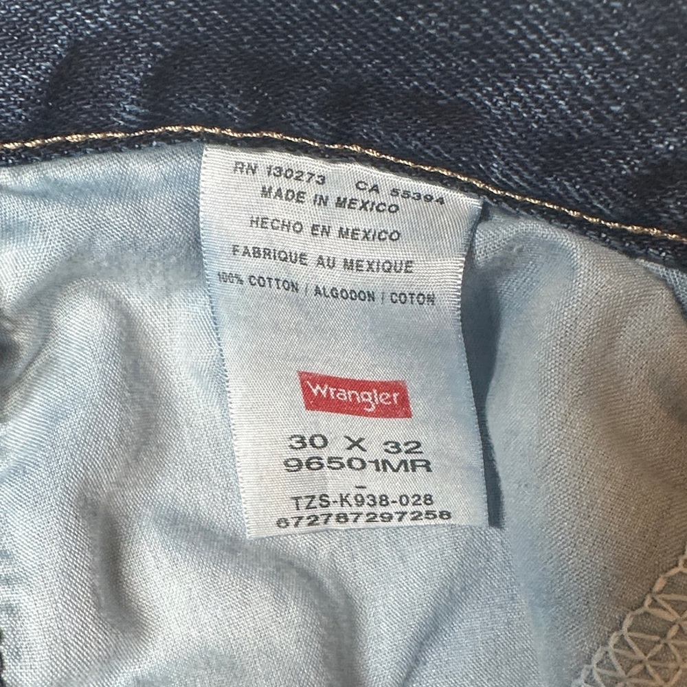 Vintage Wrangler Dark Blue Frayed Hem Denim Cutoff Shorts - Picture 3 of 3